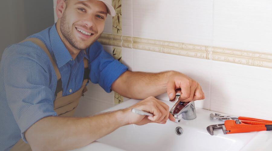 Expert burst pipe repair services in Galesburg, IL